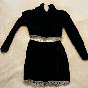 Camila Coehlo velvet set. Perfect for a holiday party.